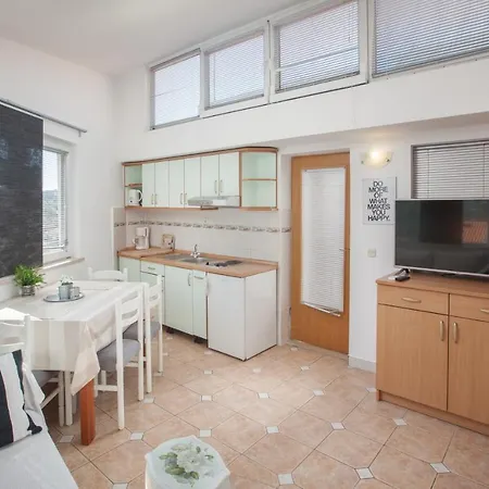 Center Kuzmanic * Makarska